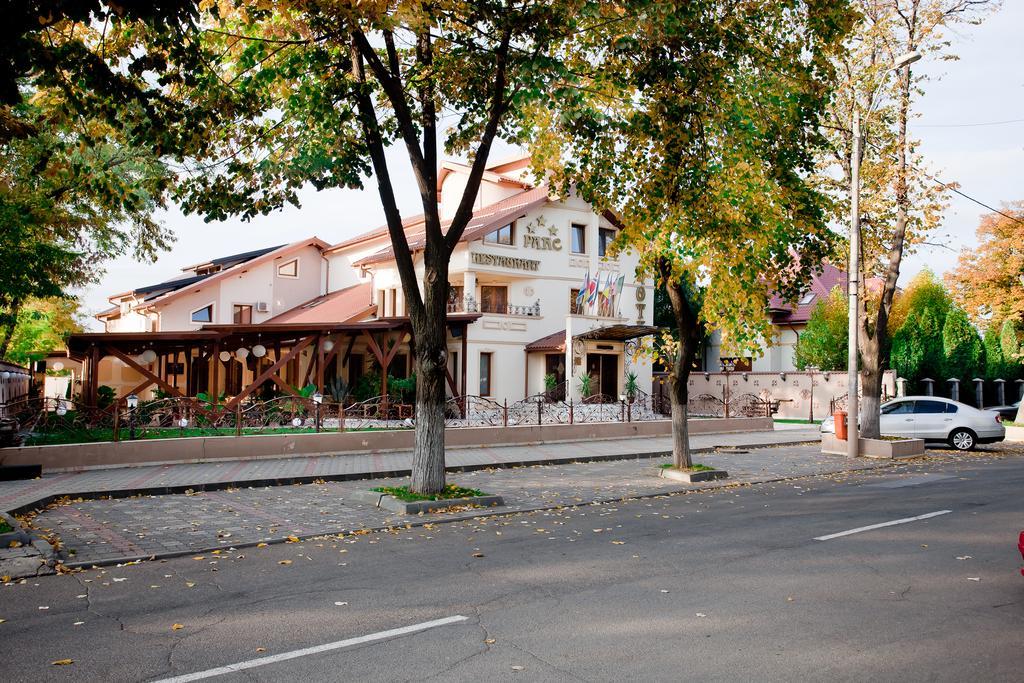 Hotel Parc Tecuci Eksteriør bilde